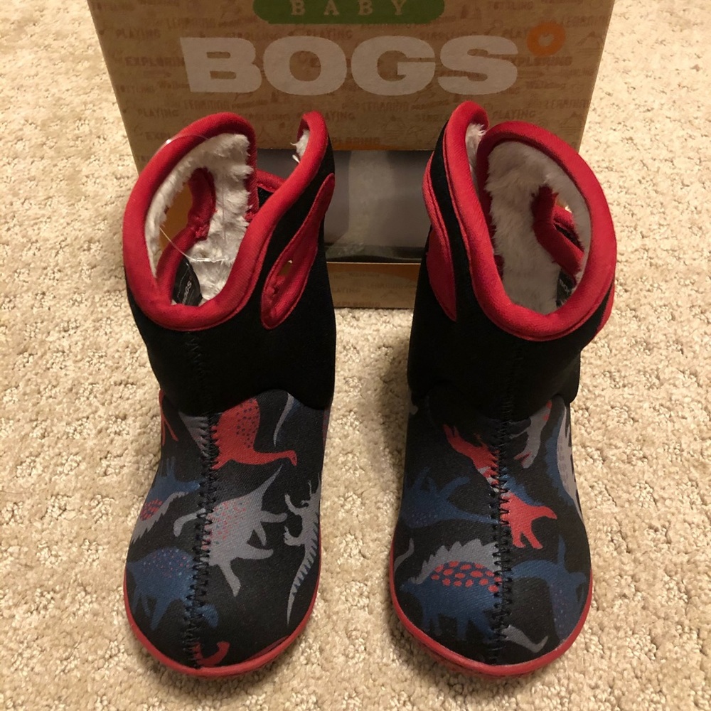 Boy’s Dino Pattern Bogs